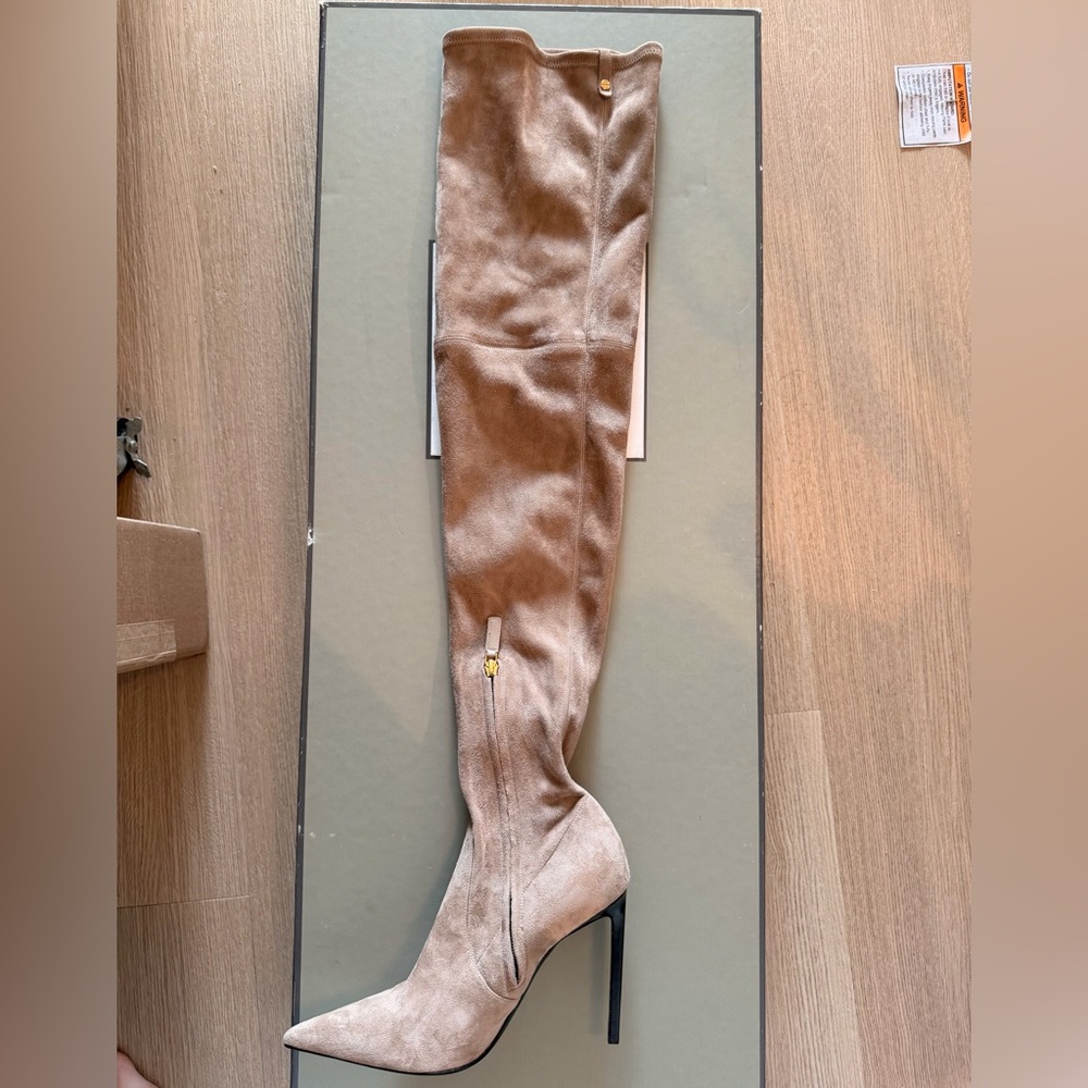 Brand new Tom Ford boots. Size 40 EU, 10 US, leather ( suede ) made in Italy - Picture 4 of 15